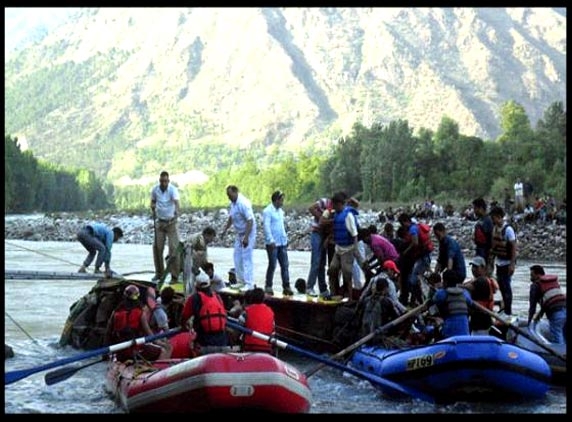 Bus submerged into river in Himachal Pradesh, kills 33!