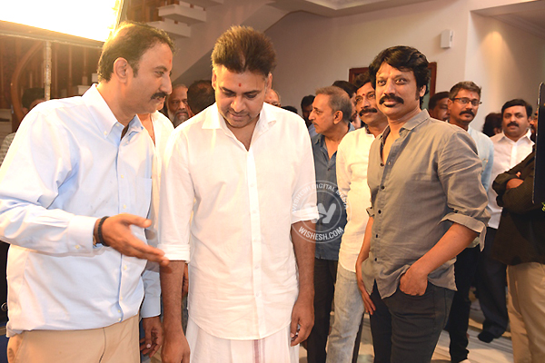 /media/k2/galleries/52538/Pawan-Kalyan-SJ-Suriyah-Film-Launch-Pics-03