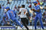 pitch invader chase dhoni, fan chase ms dhoni, watch ms dhoni makes fan chase after him, India vs australia